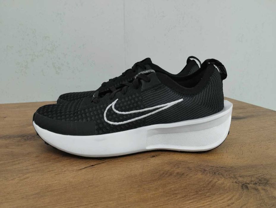 Buty Nike Interact Run rozmiar 36,5