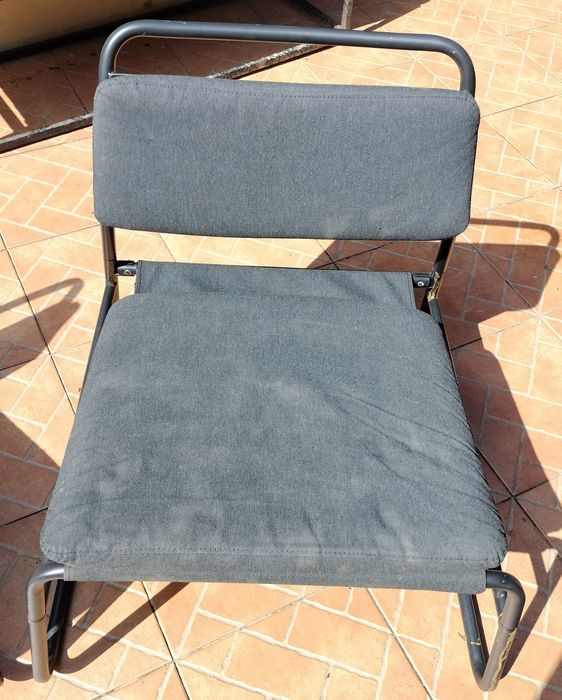 Poltronas para uso exterior / Interior 
design leve
Estrutura em metal