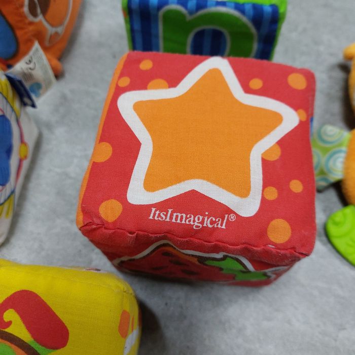 Cubos  da its imagical e guizo da chicco