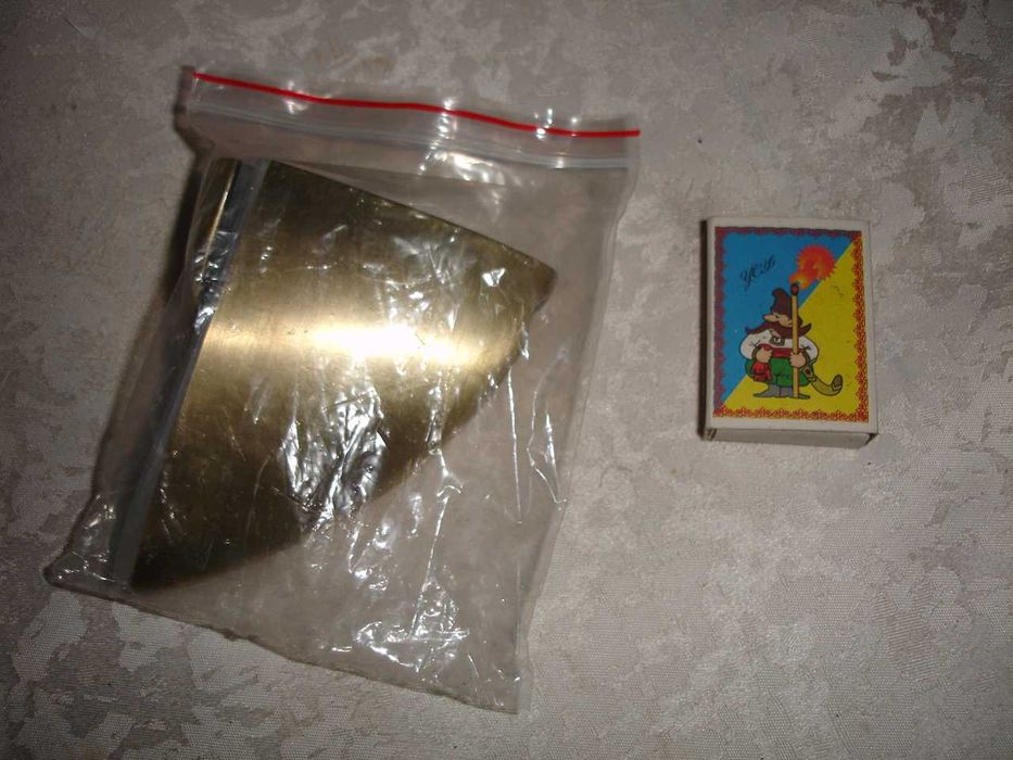 Для ПОЛИЦІ - тримач ПЕЛІКАН 100 х 70 х 38 мм. НОВИЙ. Під бронзу.