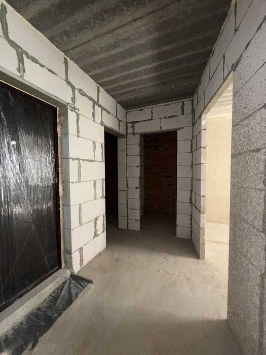 2-кімнатна квартира в новобудові з балконом та лоджією