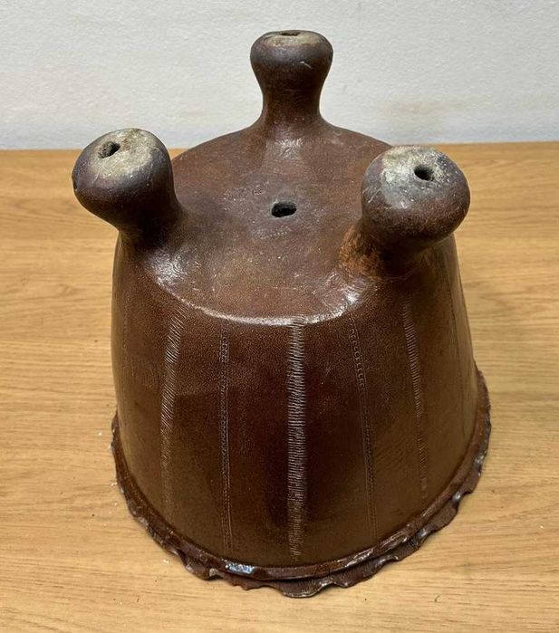 Vaso centenário em Grés da Campos Filhos Alvarães. medidas 30X32 cm