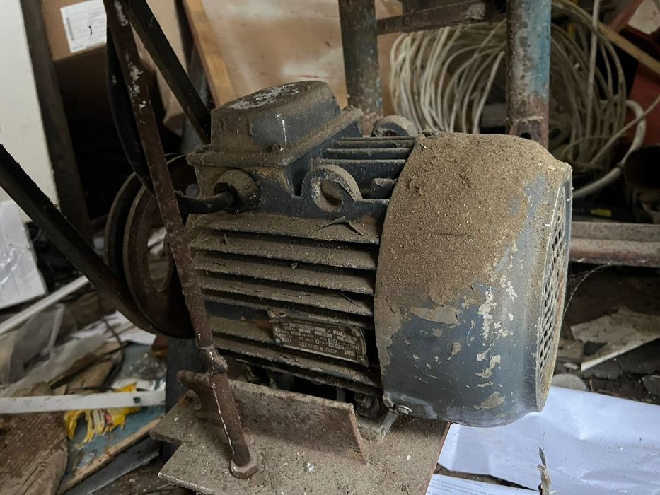 Циркулярка в робочому стані