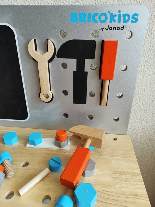 Mesa de construção/ ferramentas  madeira