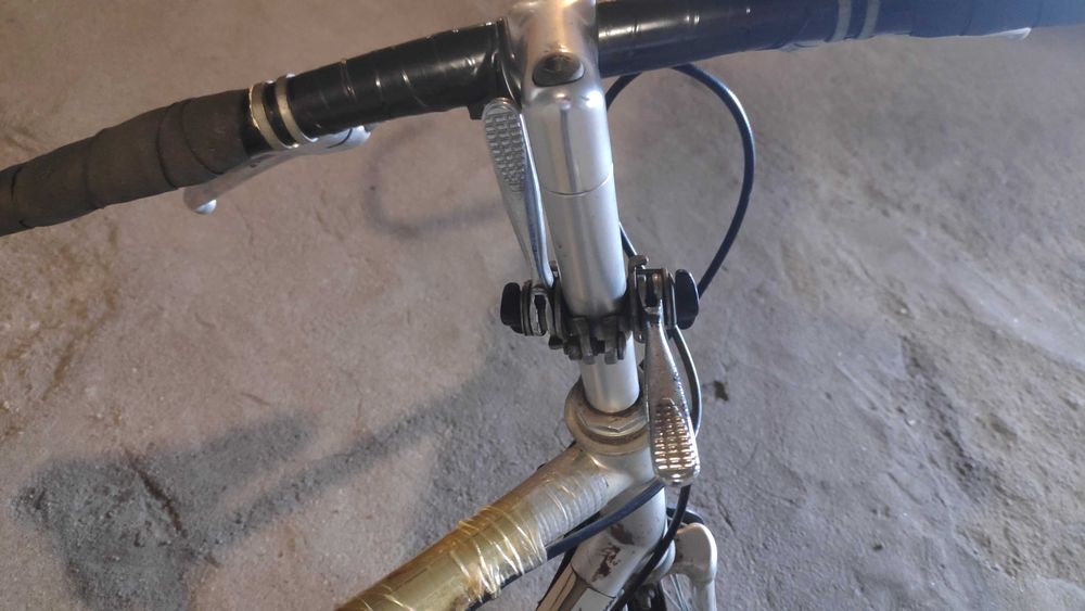 Bicicleta de ciclismo em ferro