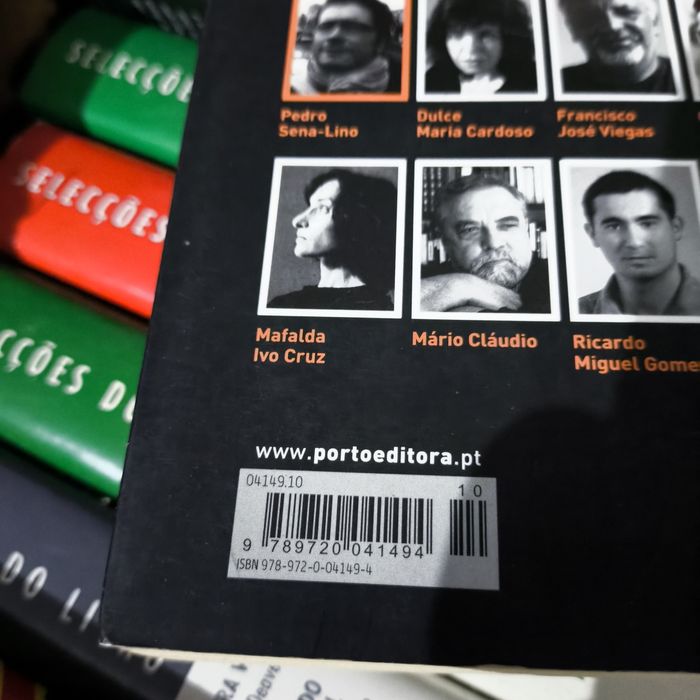 Contos Policiais - Vários Autores (Valter Hugo Mãe, Gonçalo M. Tavares