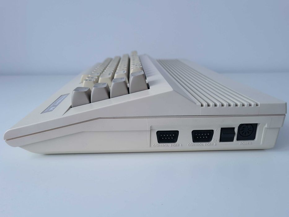 Commodore C64 BOX zasilacz sprawny