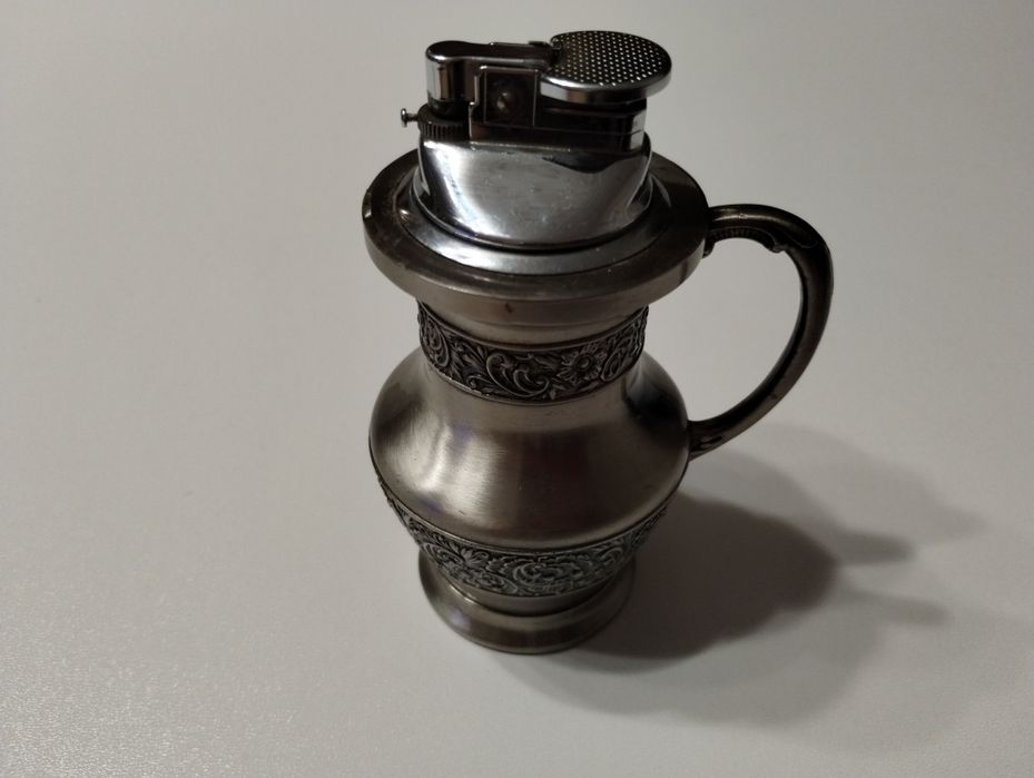 Zapalniczka gazowa w kształcie kufla