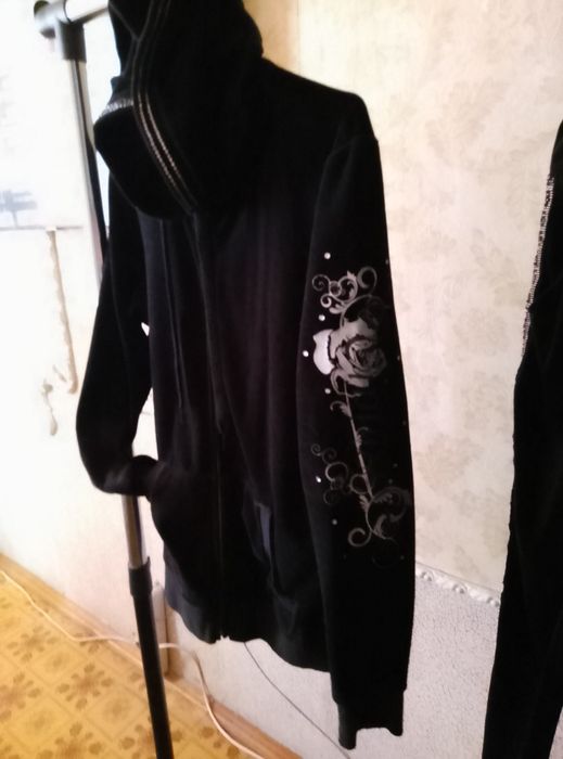 Костюм велюровый с камнями