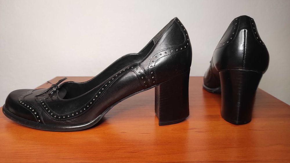skórzane NINE WEST  w bdb stanie