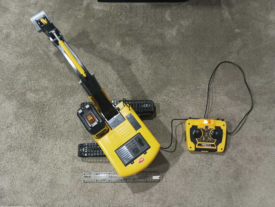 Retroescavadora de brincar com comando