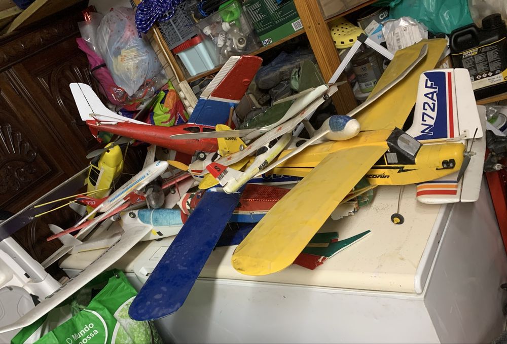 Vendo/troco lote de material de radiomodelismo