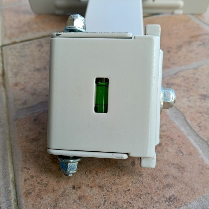 UPPLEVA Suporte de parede TV