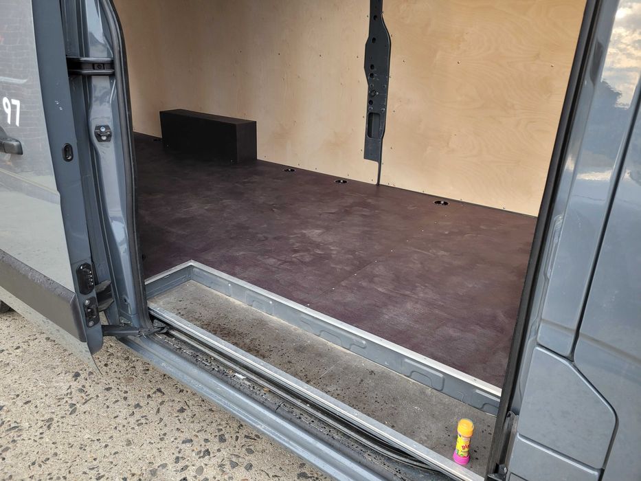 ZABUDOWA BUSA Renault Master/Opel Movano/Nissan Interstar/podłoga+boki