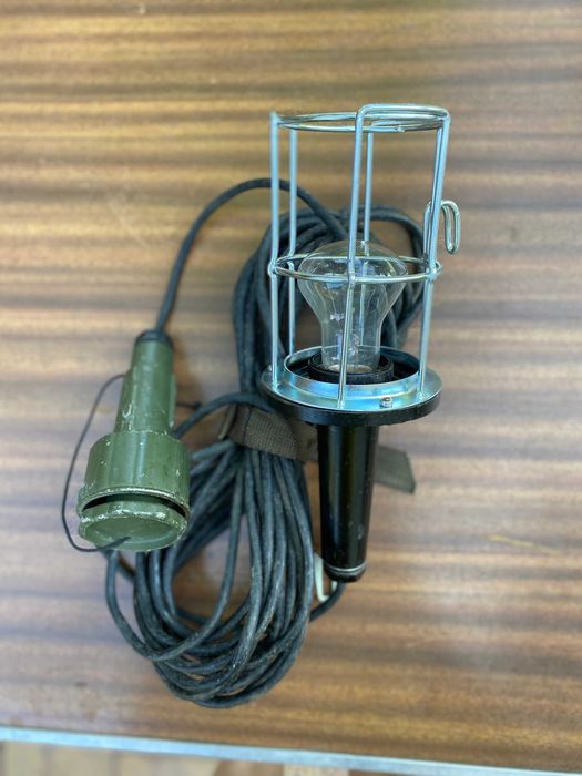 Lampa przenośna  warsztatowa    z wojska oryginał