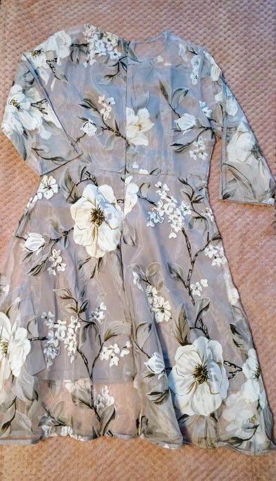 Piękna sukienka marki BingiCai