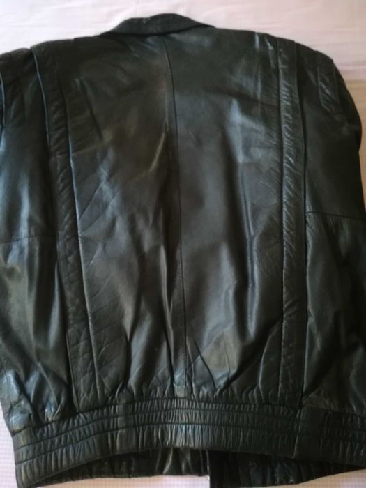 Casaco de cabedal preto