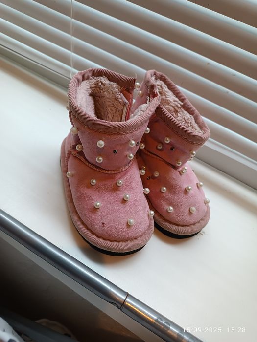 Зимове взуття уги