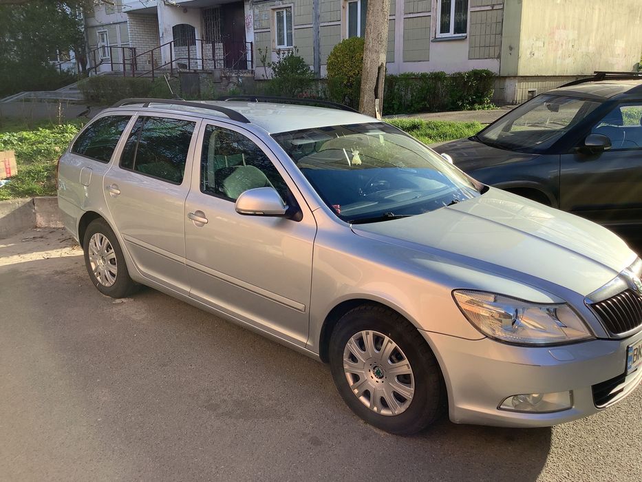 Skoda Octavia 2013 VIN TMBHT61Z4D2138340 фото оголошення 2 з 8