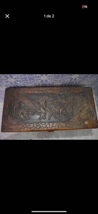 Arca antiga de madeira