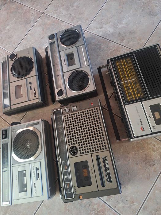 5 radiomagnetofonów Sharp GF6000 Siemens Club 754 SANYO M2429FZ ...