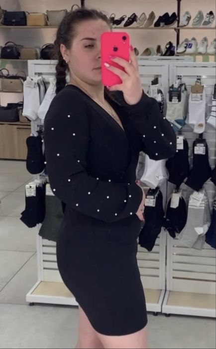 Продається сукня, стан новий ніразу не одягнута.