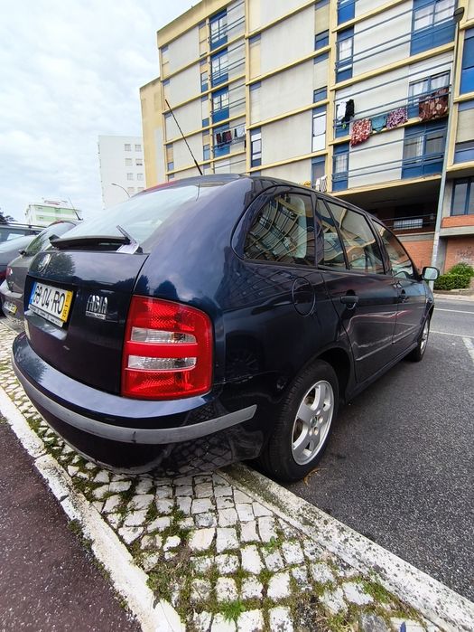 Vendo Skoda Fabia 1.4 a gasolina, do ano 2001. Inspeção válida ate 2027.