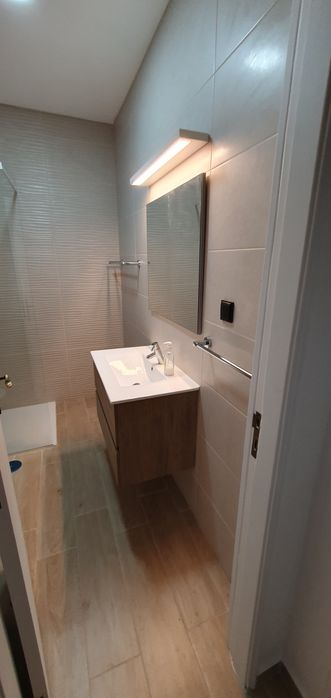 Alugo APARTAMENTO T1 a professor