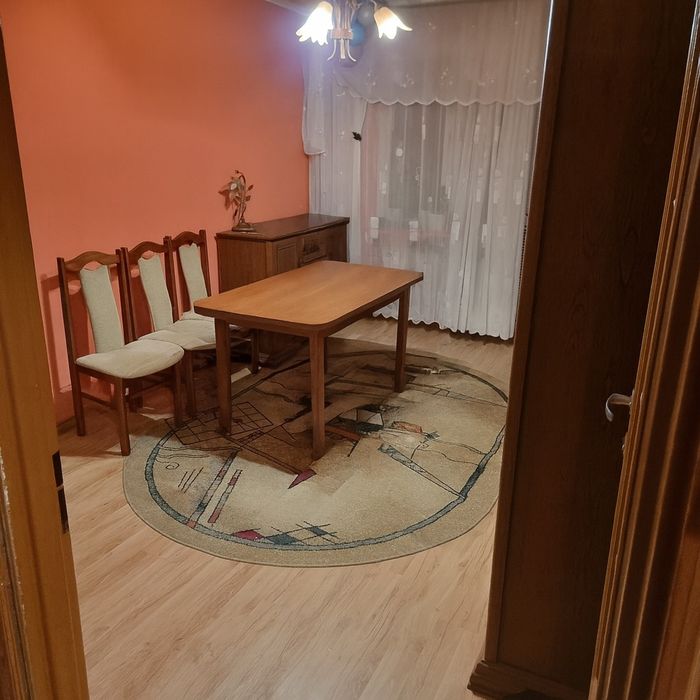 Meble pokojowe ze stołem