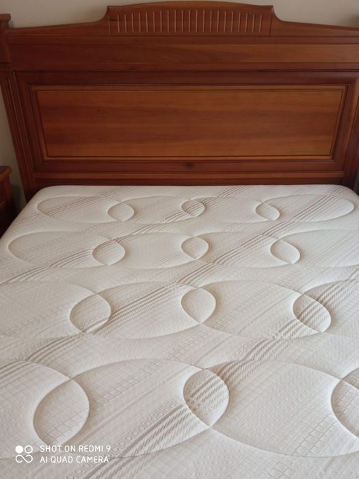 Móveis de quarto, casa e relógio