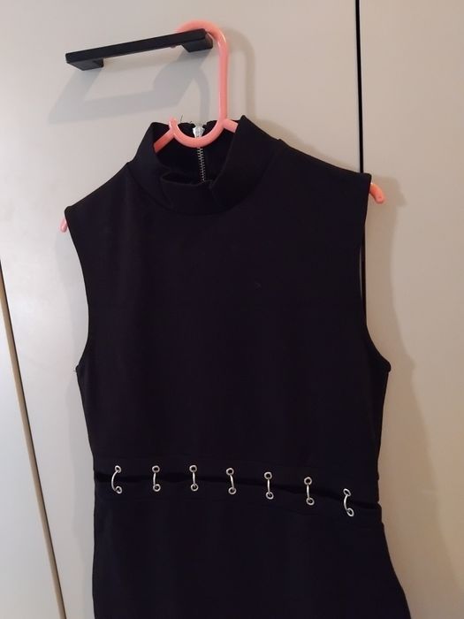 Czarna sukienka elegancka