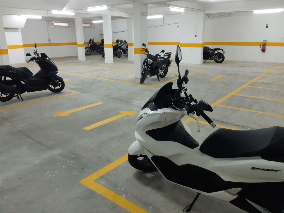 Garagem motas - Cova da Piedade