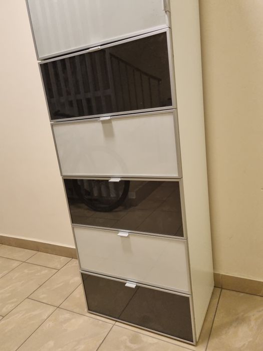 Pojemna szafka IKEA 192 cm wysoka biało czarna szkło