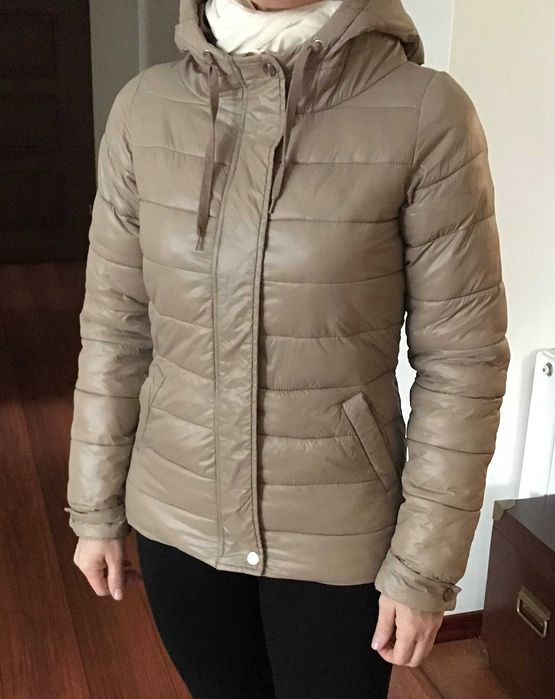 Kurtka pikowana z kapturem