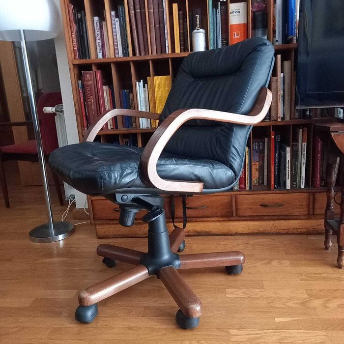 Cadeira de escritório em pele sintética