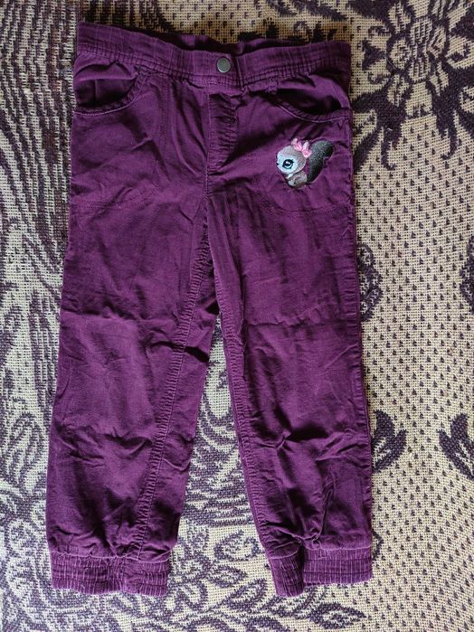 Długie fioletowe spodnie dziewczęce rozmiar 110 H&M