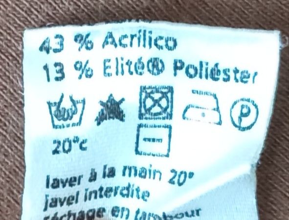 Sweterek marki Lacoste