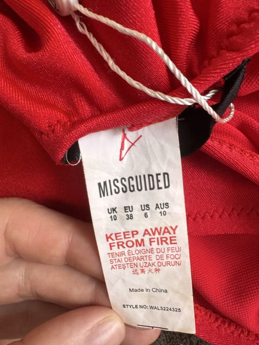Купальник червоний missguided