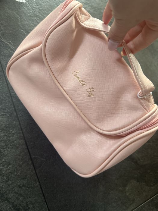 Kosmetyczka  kuferek organizer brzoskwiniowo-różowa nowa