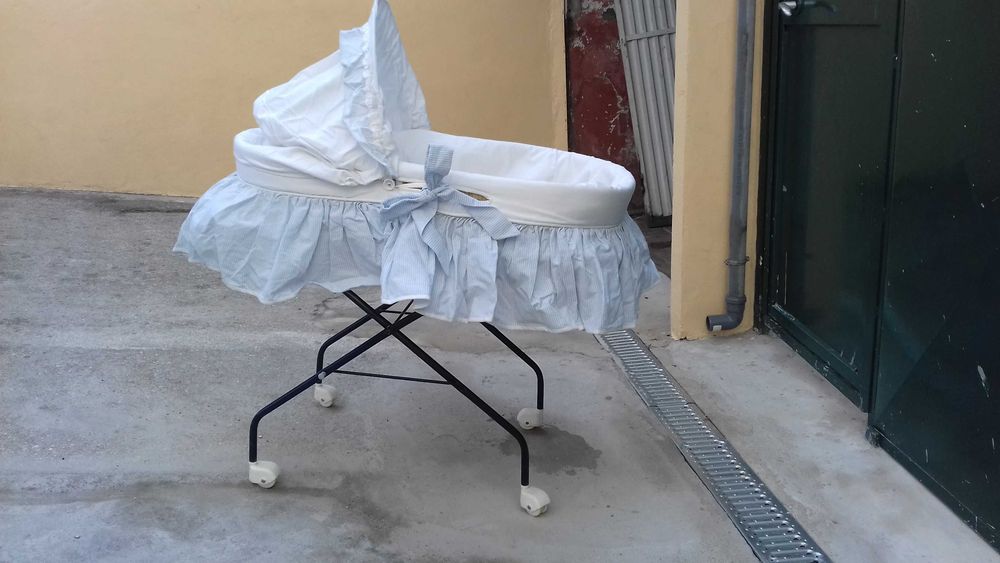 Berços para bebés menina e menino