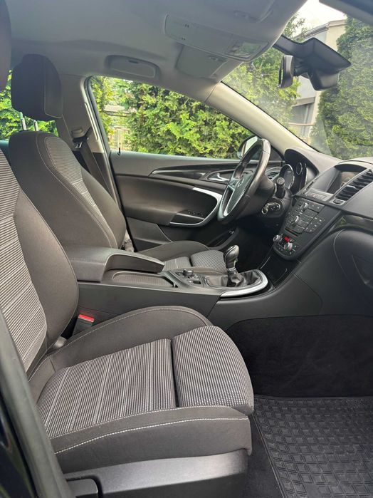Opel Insignia 2.0 4x4, bardzo bogato wyposażona