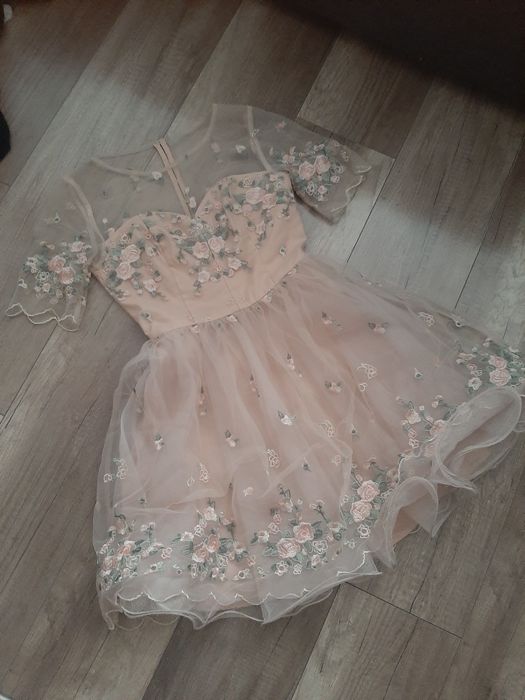 Zjawiskowa sukienka Chi Chi London xs