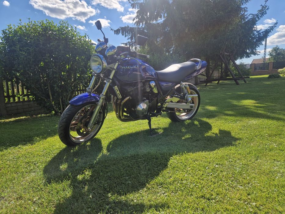 SUZUKI GSX 750 inazuma