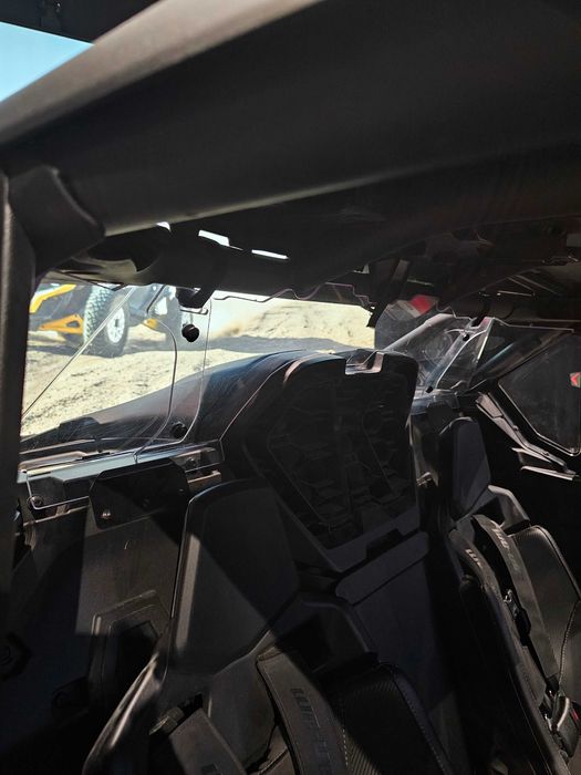 Can-am Maverick R kompletna kabina