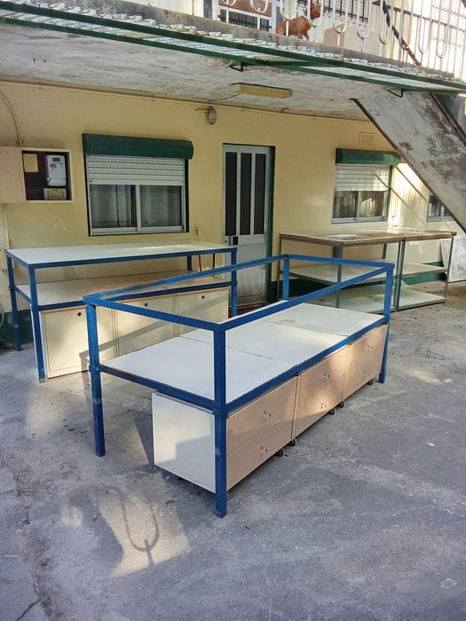 Varias Bancadas em ferro com Gavetas e tornos Oliva n 4
