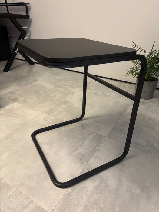 Stolik pomocniczy pod laptop