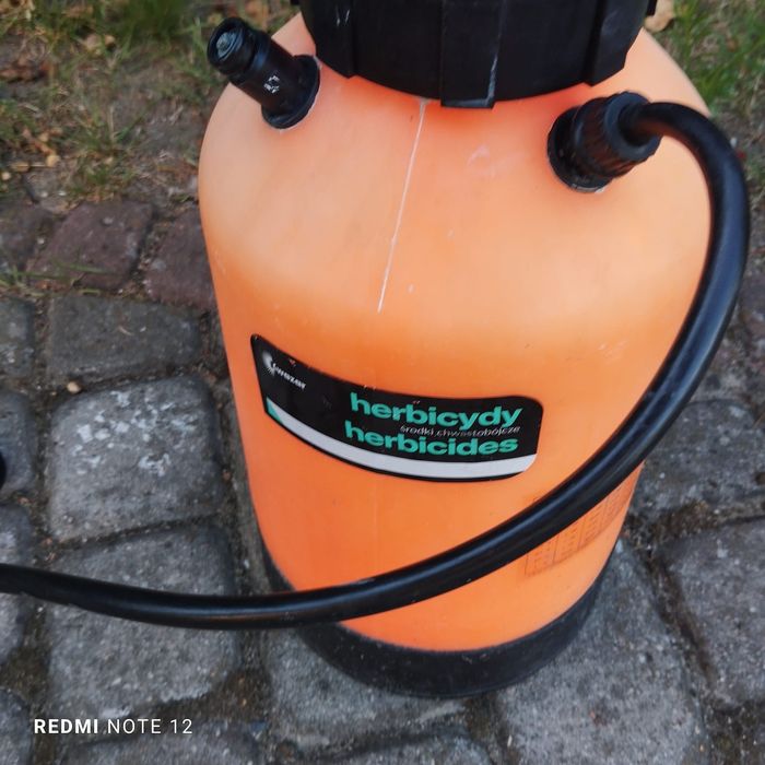 Opryskiwacz 12 KWAZAR herbicydy