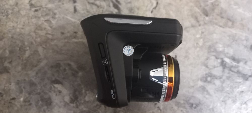 Автомобільний відеореєстратор з радаром