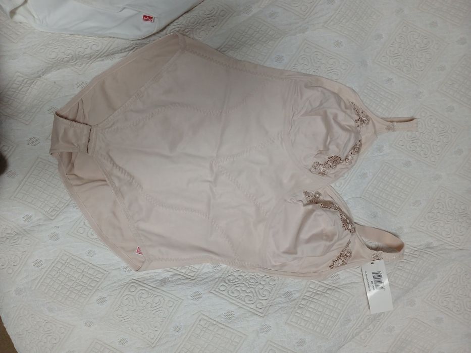 коригуючий боді ,утяжка, комбідрес, нижня білизна  triumph 110c , 105c