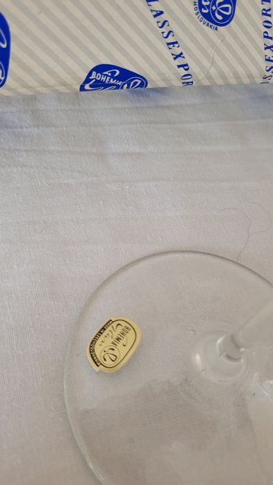 Бокали весільні. Хрусталь на високій ножці. Нові лежали у шафі.